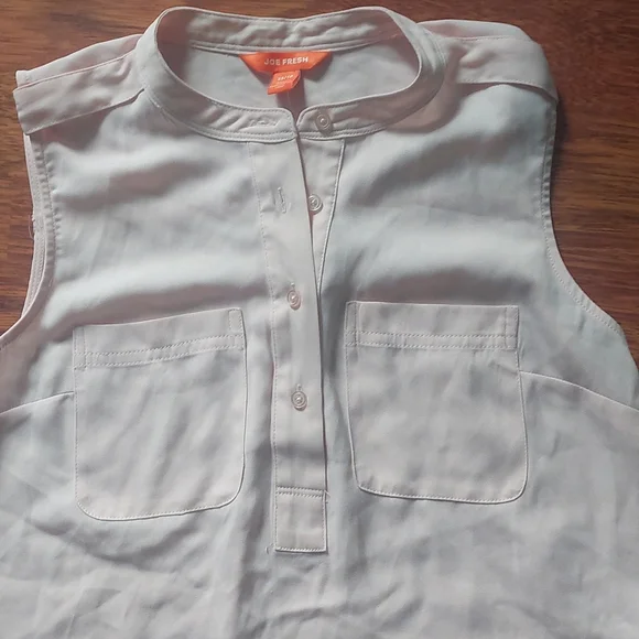 Joe Fresh blouse - Picture 2 of 5
